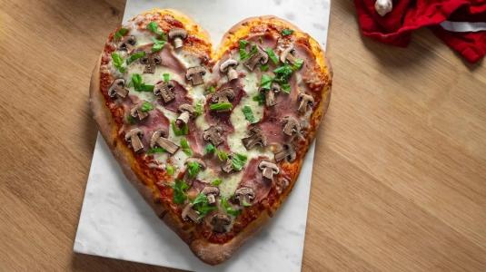 127751246865c10c8ac4f0c pizza coeur saint valentin
